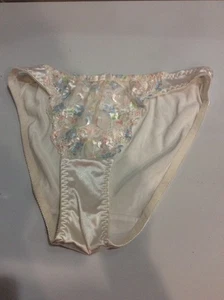 Vintage Rene Rofe Lace Floral Embroidered Satin Pantie White Size M/6 New - Picture 1 of 4