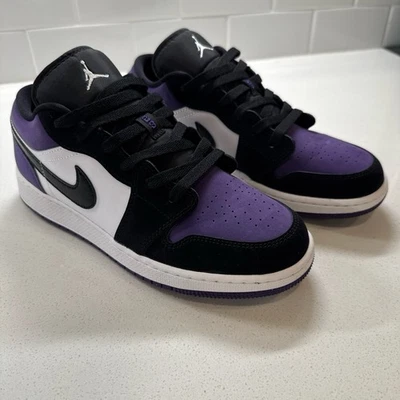 Tênis Air Jordan 1 contagem baixa roxo preto tamanho 7 juvenil - Imagem 1 de 4