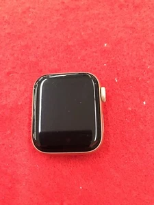 Apple Watch Series 4 40mm (Parts Only) - Photo 1 sur 4