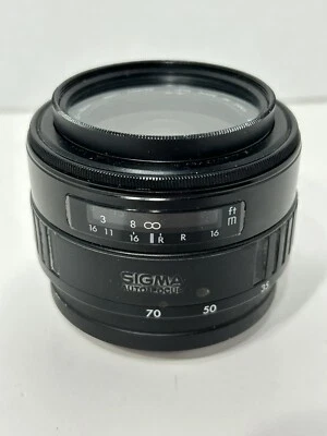 Sigma Zoom Master 35-70mm 1:3.5-4.5 Auto Focus Camera Lens - Image 1 of 4