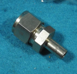 3 Pieces - 1/2" Tube x 3/8" SS Tube Adapter, SWAGELOK SS-810-R-6 - New - Picture 1 of 3