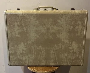 Vintage Samsonite Marbled Cream Train Suitcase 4536 Luggage 26 x 20 x 9 - Picture 1 of 11