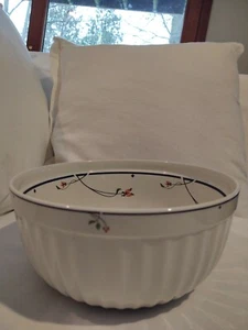 Gorham Ariana Salad Bowl - Picture 1 of 3