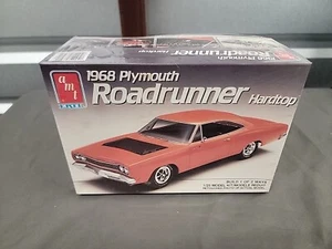 AMT 1968 Plymouth RoadRunner Hardtop 1/25 model kit 6515 Vintage Sealed VTG 1989 - Picture 1 of 5