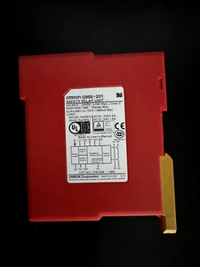 Unità relè di sicurezza Omron G9SE-201 DC24V nuova con scatola - Foto 1 di 3