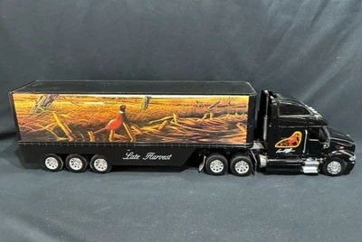 New Ray America's Legends Late Harvest Semi-Truck & Trailer Plastic Cab/Trailer - Image 1 of 4