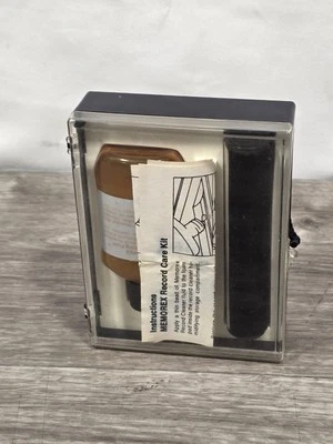 Memorex Vintage Vinyl Record Care Kit Cleaner & Anti-Static Carbon Fiber Brush - Imagem 1 de 4