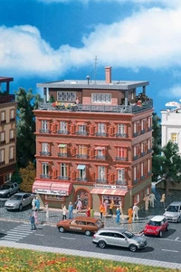 HO Scale Buildings - 43611 - Penthouse with roof-deck, red  - kit - Picture 1 of 3