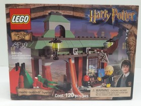 NISB LEGO Harry Potter 4719 "Quality Quidditch Supplies" 2003