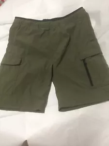 H&M Men's 100% POLYESTER Regular Fit Cargo Shorts NWOT - Picture 1 of 19