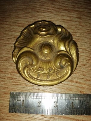 Ancien cache clou piton en laiton doré forme fleur grand module tableau  cadre - Photo 1/2