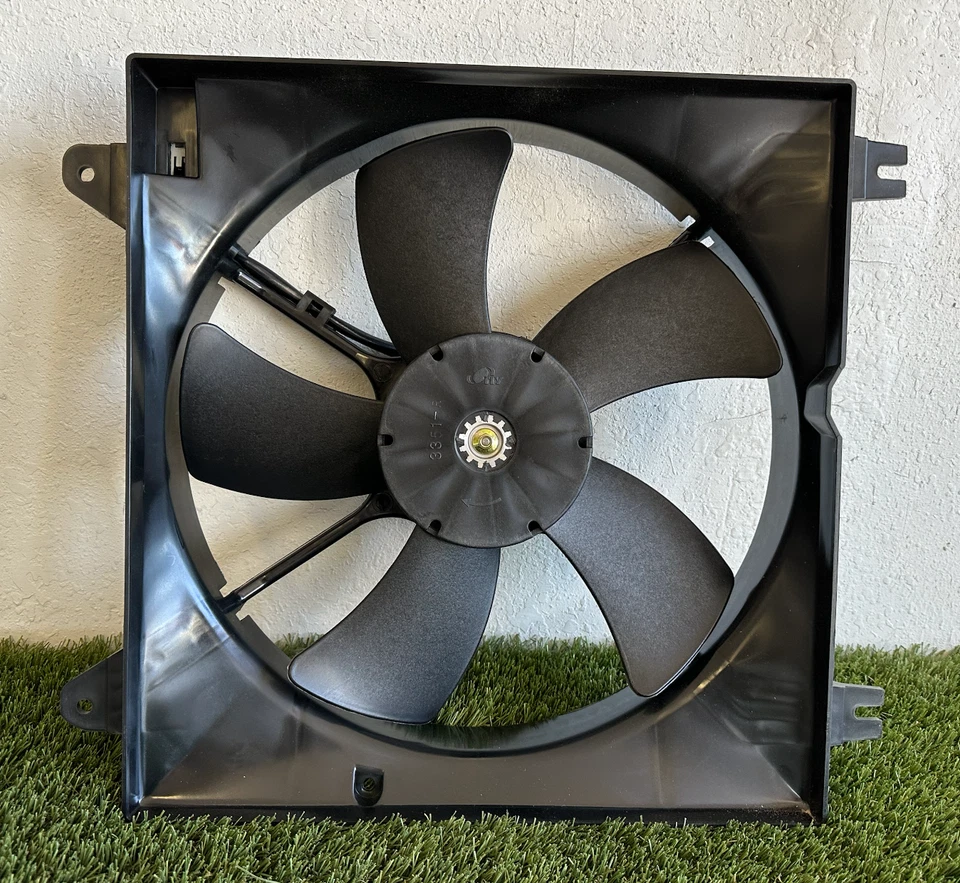 Ventilador de refrigeración del radiador 601050 para 2004 2005 06 2007 2008 Suzuki Forenza 05-08 Reno Foto 1 de 4