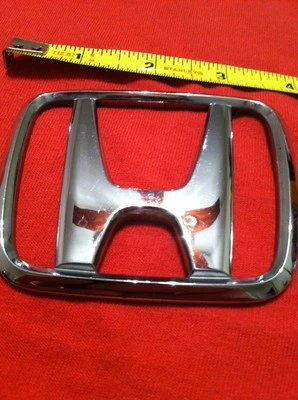 Honda Passport Emblem 1998-2002 Lift Gate Rear Trunk  8-97149-037-0 Foto 1 de 4