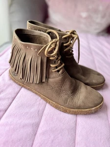 UGG Ankle Boots - Picture 1 of 9