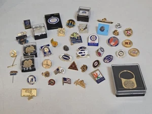 Lote Mixto De Alfileres De Solapa Rotatorios Logro Anual Museo Marítimo Kmart - Imagen 1 de 15