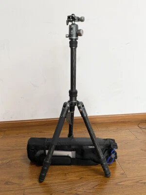 Benro FBAT24CVX25 Bat Carbon Fiber Tripod Kit with VX25 Ball Head - Image 1 of 4