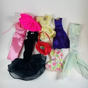 VINTAGE BARBIE KLEIDUNG PAKET 8 Jacken Kleider Tasche Shirt Rock Meerjungfrau Schwanz - Bild 1 von 17