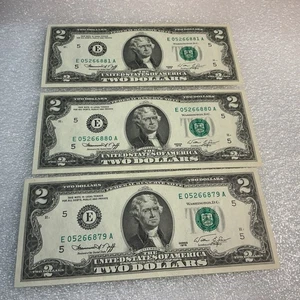 1976 2 dollar bill 3 Consecutive Serial Numbers - Picture 1 of 5