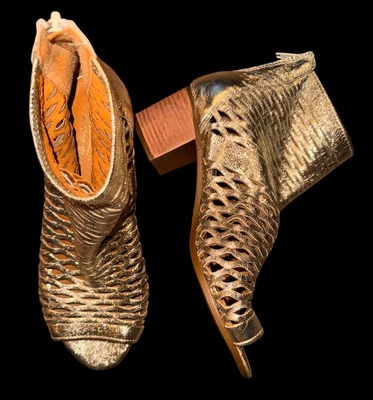 Spring Step Awow 512 Gold Metallic Heeled Rear Zipper Sandal Women's Size 6.5 - Image 1 of 4