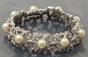 Vintage Crown Trifari Pearl Silver tone Link Bracelet 7 " - Picture 1 of 4