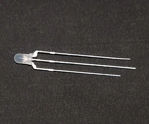 100pc Dual Color Led Lamp φ3mm 3mm Green & Red Common Anode CA Taiwan LT-139RG - Picture 1 of 1
