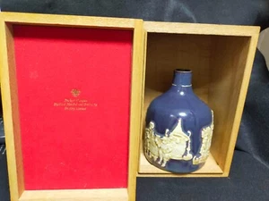 Suntory The Whiskey Arita Wear Keramik leere Flasche mit Holzbox aus Japan - Bild 1 von 13