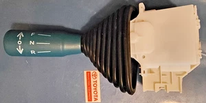 TOYOTA 57460-23330-71 PALANCA INTERRUPTOR DELANTERO Y RETROCESO CALIDAD OEM - Imagen 1 de 4
