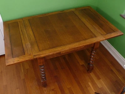 СТАРИННЫЙ АНГЛИЙСКИЙ ДУБ ЯЧМЕНЬ ТВИСТ ВЫТАЩИТЬ ЛИСТЬЯ ПАБ, СТОЛОВАЯ, ИГРОВОЙ СТОЛ 36 «- 60» - Изображение 1 из 4