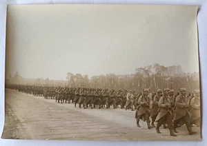 PHOTO MILITARIA - Après Remise de décorations et de drapeaux par le président - Imagen 1 de 1