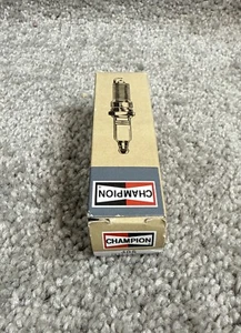 Champion Copper Plus Spark Plug 405 RH14YC - Picture 1 of 4