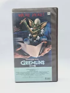 1985 Gremlins - Steven Spielberg - Grey Gate VHS Rental Clamshell - Picture 1 of 5