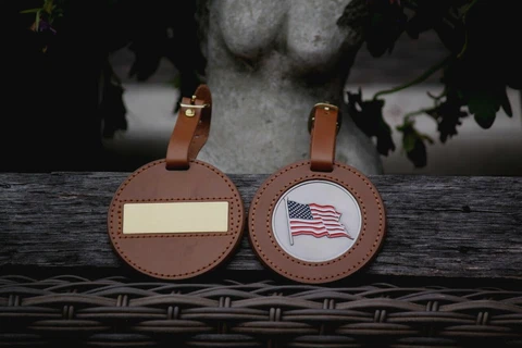 The US Flag Banner Bag Tag Leather Brown FR / Bk - Free Engraving Cover