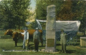 BAKER CITY OR - Oregon Trail Memorial Monument Postcard - Picture 1 of 2