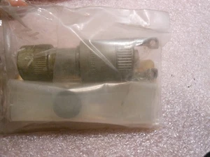 Sunbank Rückschalenteil # S881-1203S2-0A4 NSN: 5935-01-026-2312 - Bild 1 von 2