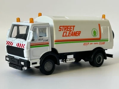 Lorry/Truck Street Cleaner Model Toy Diecast White Urban 4'5 Welly 1:43-1:60 - Image 1 of 4