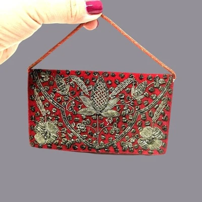 Cartera Zardozi vintage roja mini terciopelo plata arte indio Foto 1 de 4