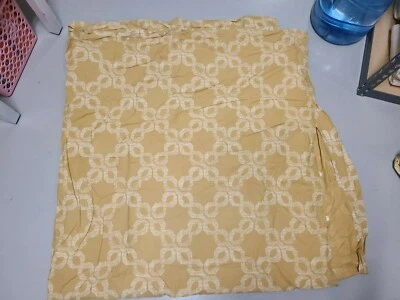 Edredón West Elm "Círculos tallados - Maíz" 88 X 92  Foto 1 de 4