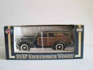 CROWN PREMIUMS 37 STUDEBAKER 1/24 DIE-CAST CAR BOYS GIRLS 8 UP - Picture 1 of 2