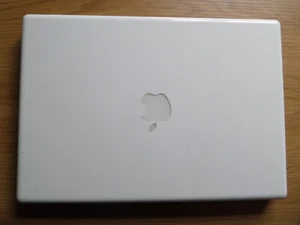 Apple MacBook 4,1 A1181 13.3" 2Gb Ram Core 2 Duo 2.1ghz MB402LL EMC2242 Early 08 - Picture 1 of 15
