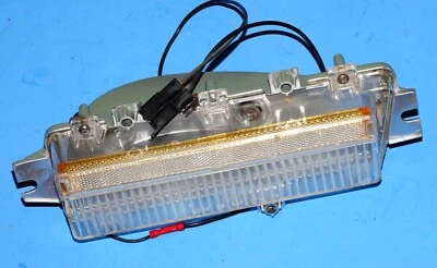 1970 CADILLAC ELDORADO OEM TURN SIGNAL SIDE MARKER LIGHT ASSEMBLY (RH) - Image 1 of 4