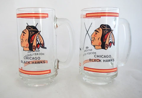 Vintage 1970s/80s Chicago Blackhawks glass mug cross Hockey Sticks 5.5 inches Cover