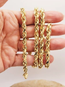 Cadena de cuerda semi sólida de oro amarillo de 10 quilates* 24,04 x 6,01 mm cierre de langosta - Imagen 1 de 8