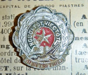 Rare VC Badge - Hue, Meritorious Service to the Revolution - Vietnam War - C.499 - Picture 1 of 5