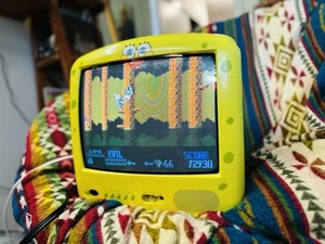 SpongeBob Squarepants 13” 2004 CRT Retro Gaming TV w/ Remote SB315 TESTED WORKS - Picture 1 of 8