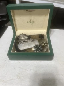 Uhren Uhren Konvolut viel zum Reparieren oder Teile verkauft wie vorgefunden - Bild 1 von 15