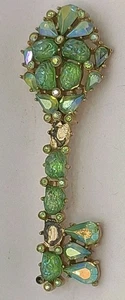 RARE Vintage TRIFARI ETOILE KEY Brooch PIN Green Lava Rock Glass AB Rhinestones - Picture 1 of 23