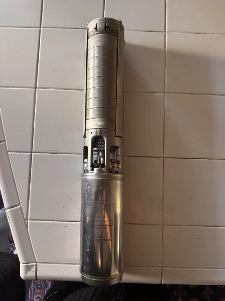 BOMBA SUMERGIBLE FRANKLIN ELÉCTRICA 2145029004 3 HILOS con Grundfo 9523 Foto 1 de 4