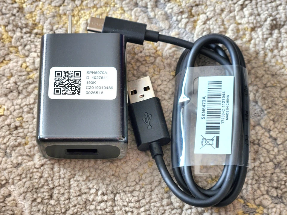 Motorola USB Travel Turbo Power Charger Adapter 15W USB C Cable Wholesale Price - Image 1 of 4