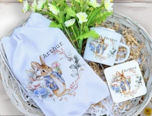 Taza Esmalte Conejo Floral Personalizada, Juego Montaña Infantil, Diseño Único Conejo - Imagen 1 de 3