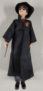 Harry Potter Barbie Doll with Wand and Cloak - Bild 1 von 10